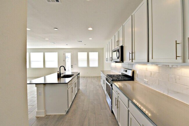 Building Photo - 9107 Silica Dr