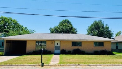 Building Photo - 903 N Lamb St
