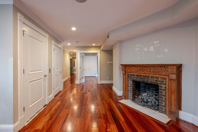 Building Photo - 2126 R St NW