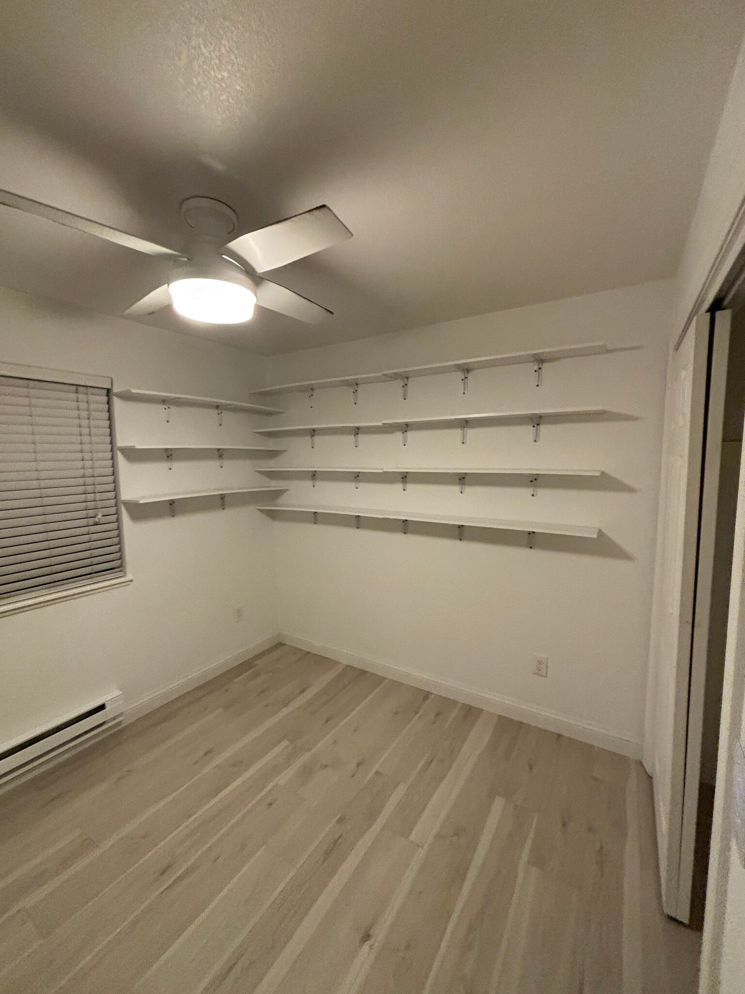 Building Photo - 1209 W Plum St