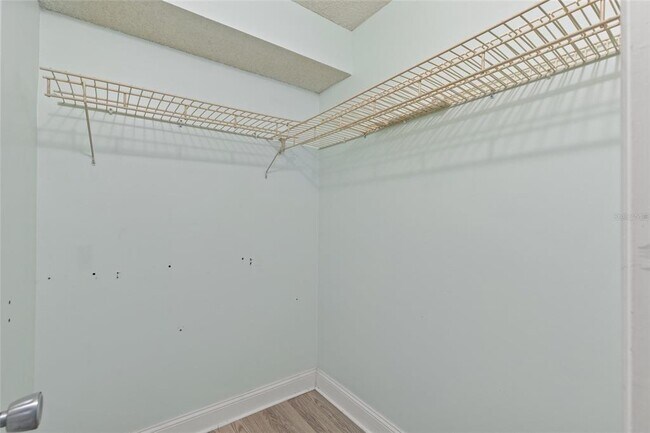 Building Photo - 4775 Cove Cir