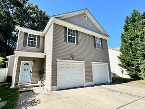 Building Photo - First-Time Rental Near The Beaches! Available 08-14-26 - Attached Garage - Fenced Yard - Pet Frie...