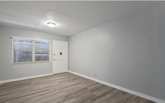 Building Photo - 95 N 8th St