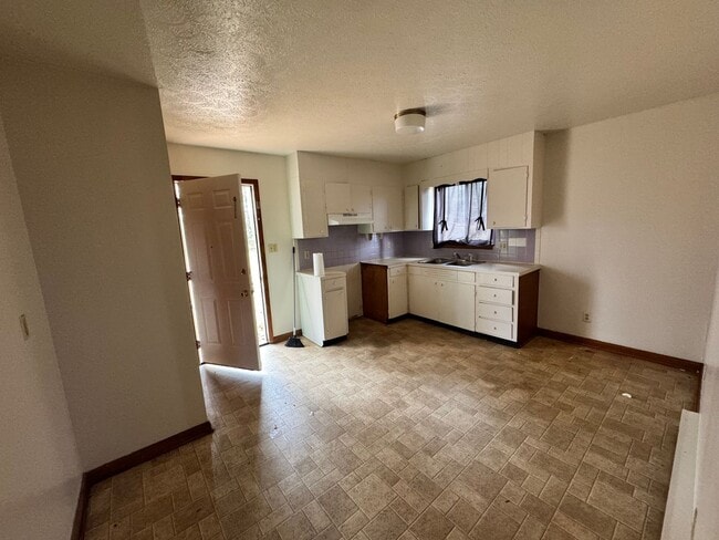 Building Photo - 2/1 outside city limits of Shelby, NC