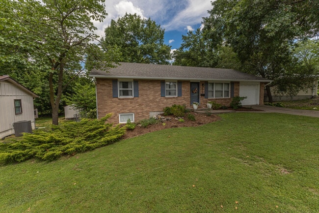 Building Photo - 3312 Lynnwood Dr