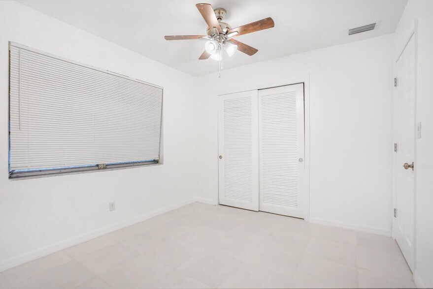 Building Photo - 7505 NW 58th St