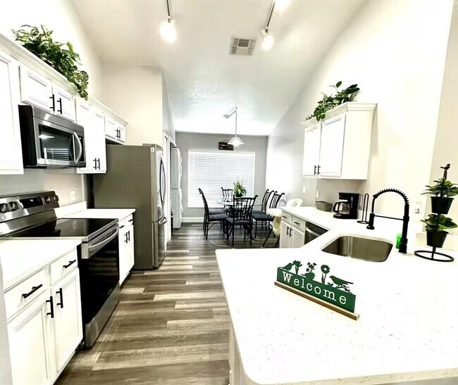 Building Photo - 626 Eagle Pointe S