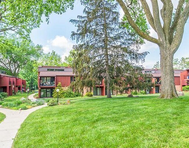 Building Photo - Two-Bed in Independence Condominium | Early Move-in Option!