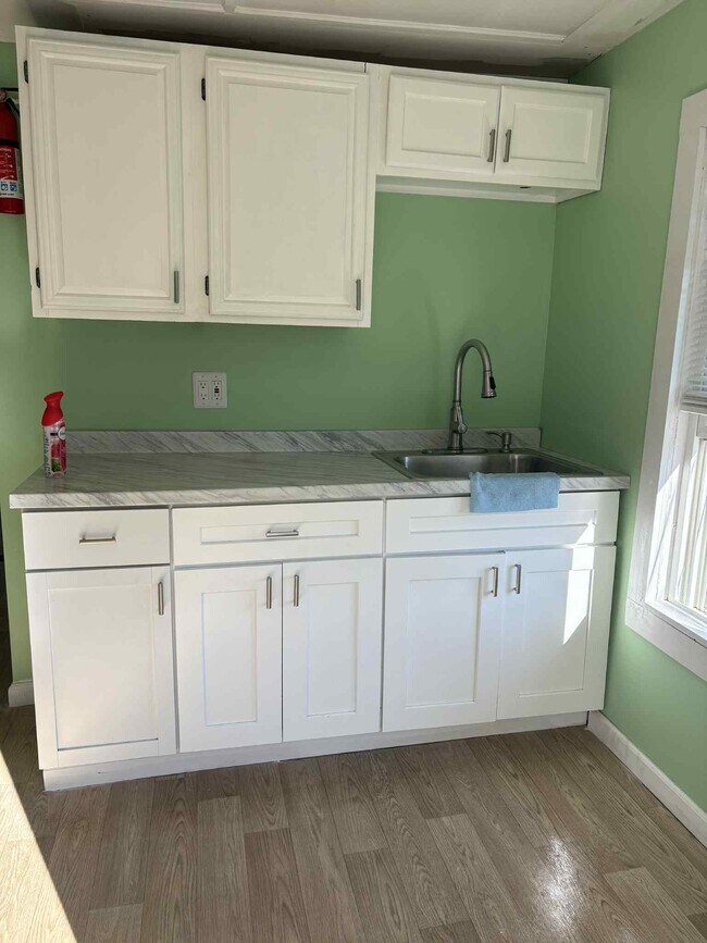 Building Photo - 91 Russell St