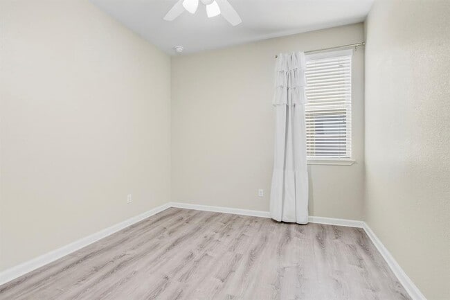 Building Photo - 356 Quarry Ln