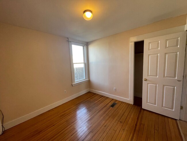 Building Photo - 26 Livingston Ave