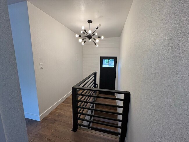 Building Photo - 2316 W Kootenai St