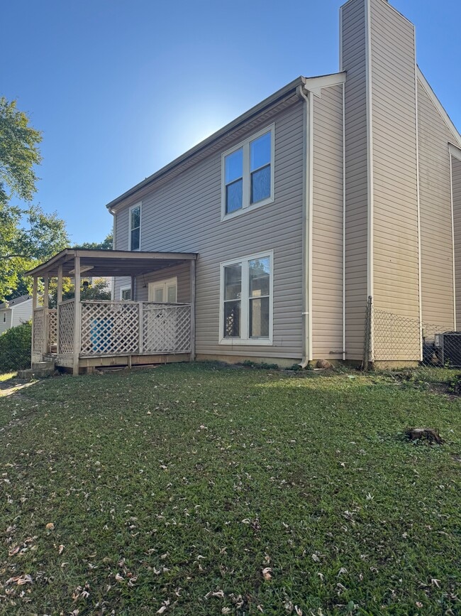 Building Photo - 2074 Hopkins Mill Rd