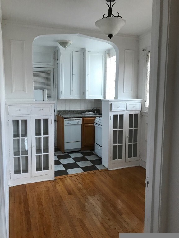 Building Photo - 4875 N Paulina St