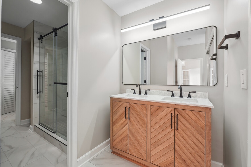 Building Photo - 3475 Oak Valley Rd NE