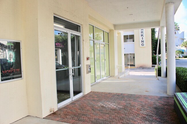 Building Photo - 1150 Town Center Dr