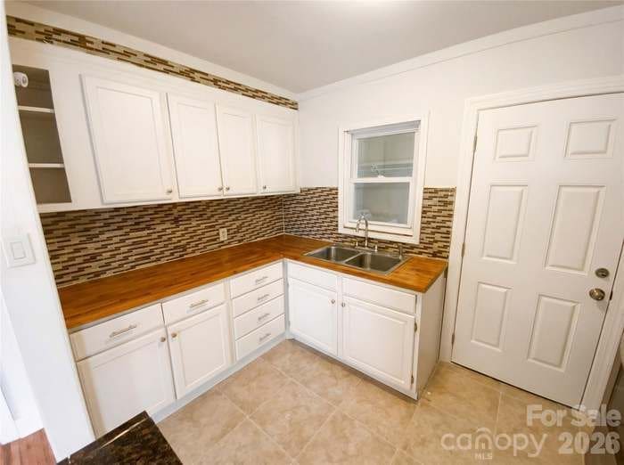 Building Photo - 2308 Grimes St