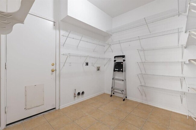 Building Photo - 1506 Wild Basin Ln