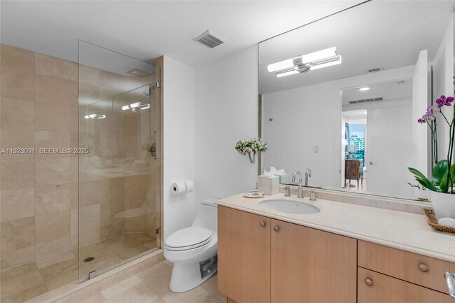 Building Photo - 430 Grand Bay Dr