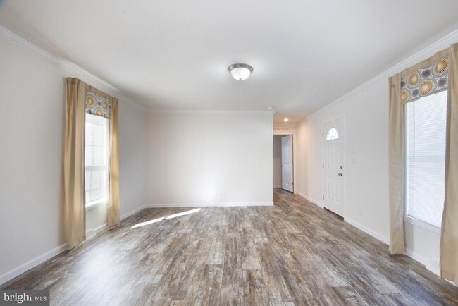 Building Photo - 17 Loxley Ln