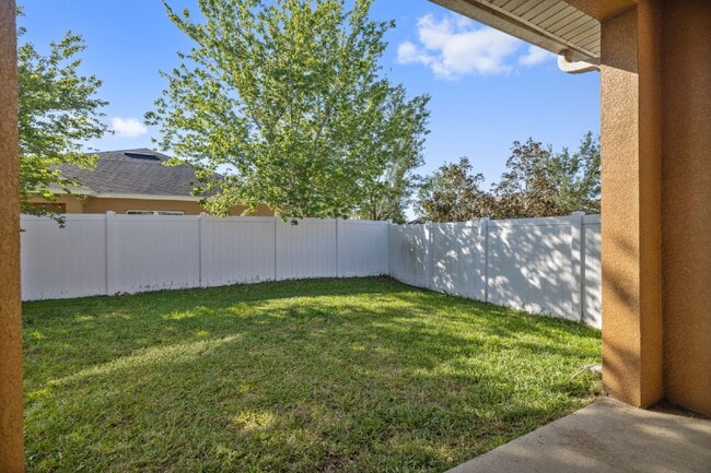 Building Photo - "Charming 3-Bedroom Retreat with Granite T...