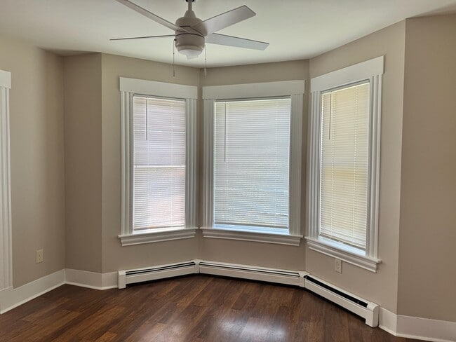 Building Photo - 189 E Bow St