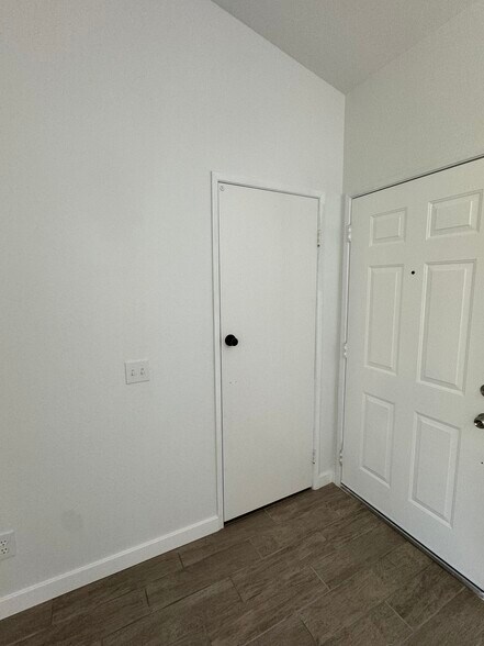 Building Photo - 366 Samsara Ct