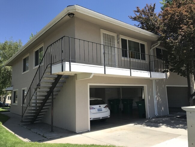 Building Photo - Charming 2-Bed, 1-Bath Townhome with Covered Garage – Great Location!