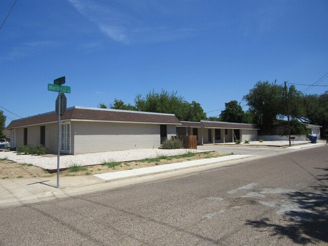 Building Photo - 2401 E Frost St