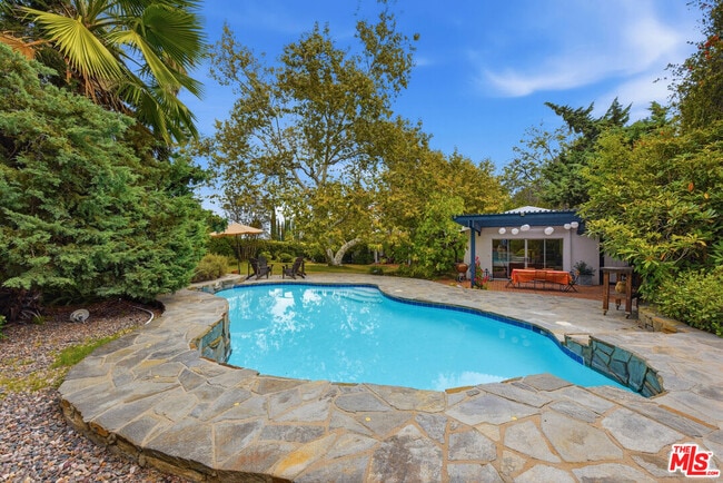 Building Photo - 4401 Nogales Dr