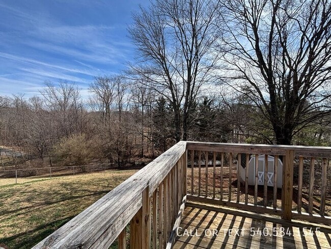 Building Photo - 449 Missimer Ln