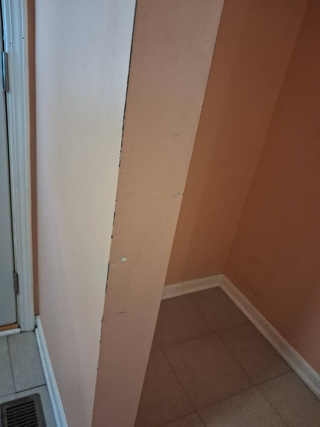 Building Photo - 450 Foxford Dr