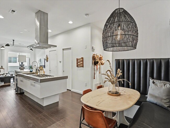 Building Photo - 341 Viburnum Way Ct