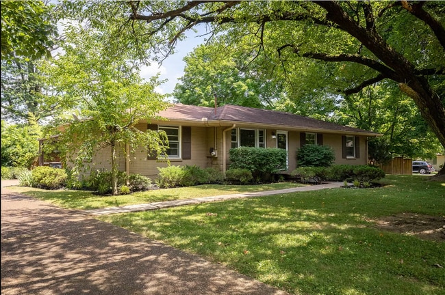 Primary Photo - 260 Binkley Dr