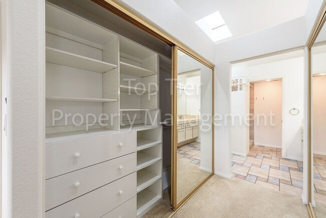 Building Photo - Beautiful 2 bed / 2 bath / 1286 sqft Condo...