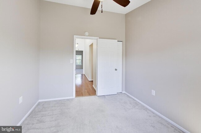 Building Photo - 4 Earth Star Ct
