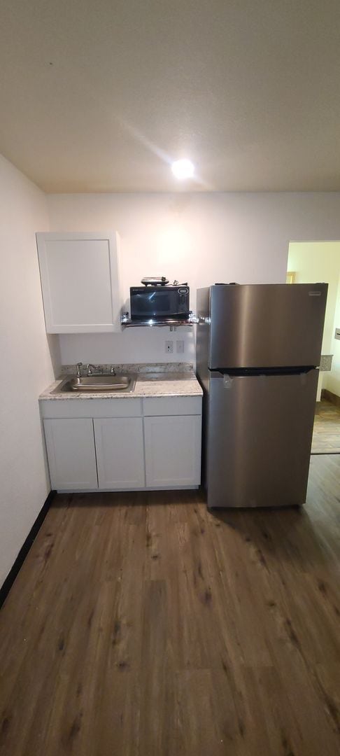 Building Photo - All utilities included!!! Horizon Suites....Starting at ONLY $795 per Month