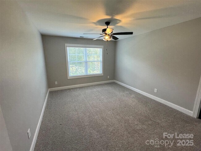 Building Photo - 3011 Waxhaw Crossing Dr