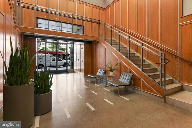 Building Photo - 1133 14th St NW