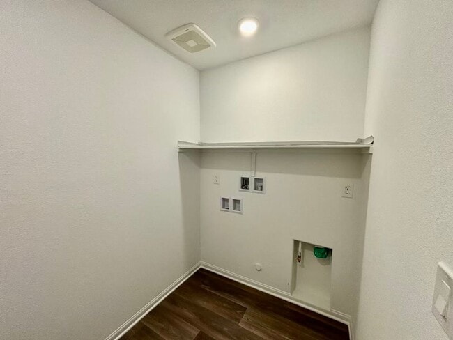 Building Photo - Brand New 4BR + Loft | 2-Car Garage