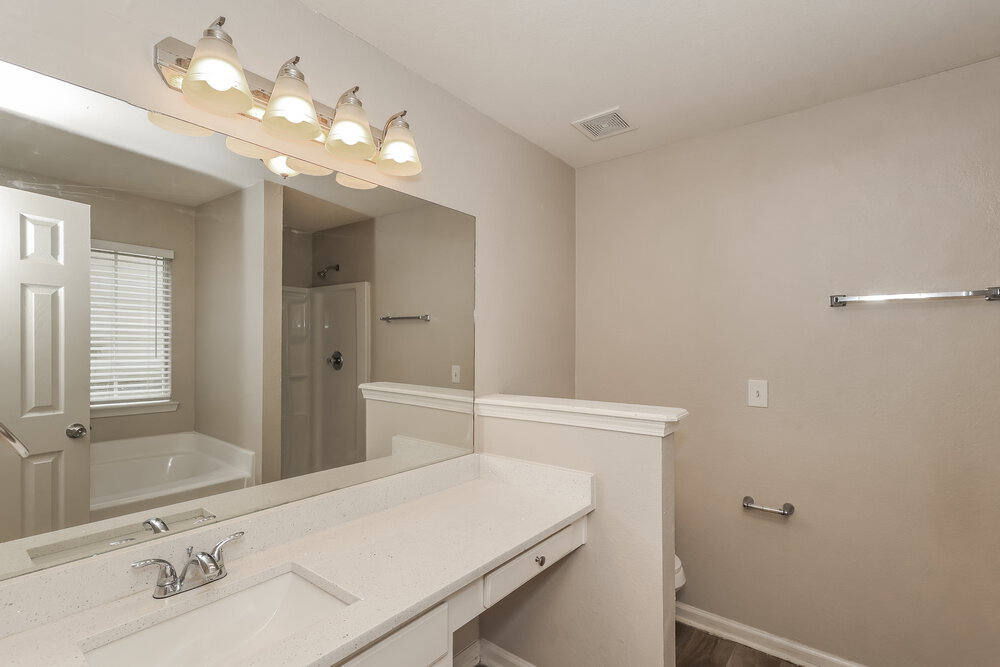 Building Photo - 4423 Ravenwood Dr