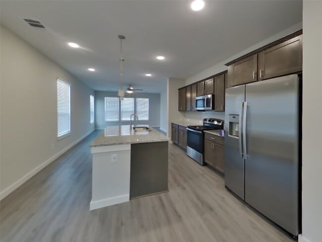 Building Photo - 2407 Foster Hl Rd