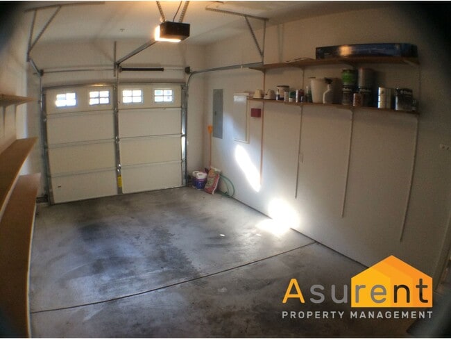 Building Photo - Fully Furnished Luxury Townhouse Available Soon!