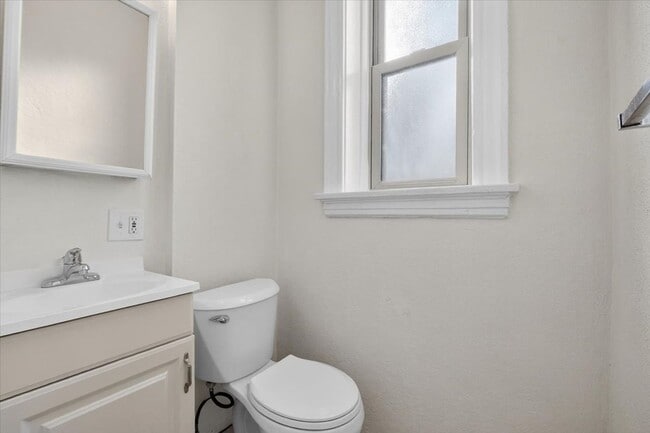 Building Photo - South Side Star