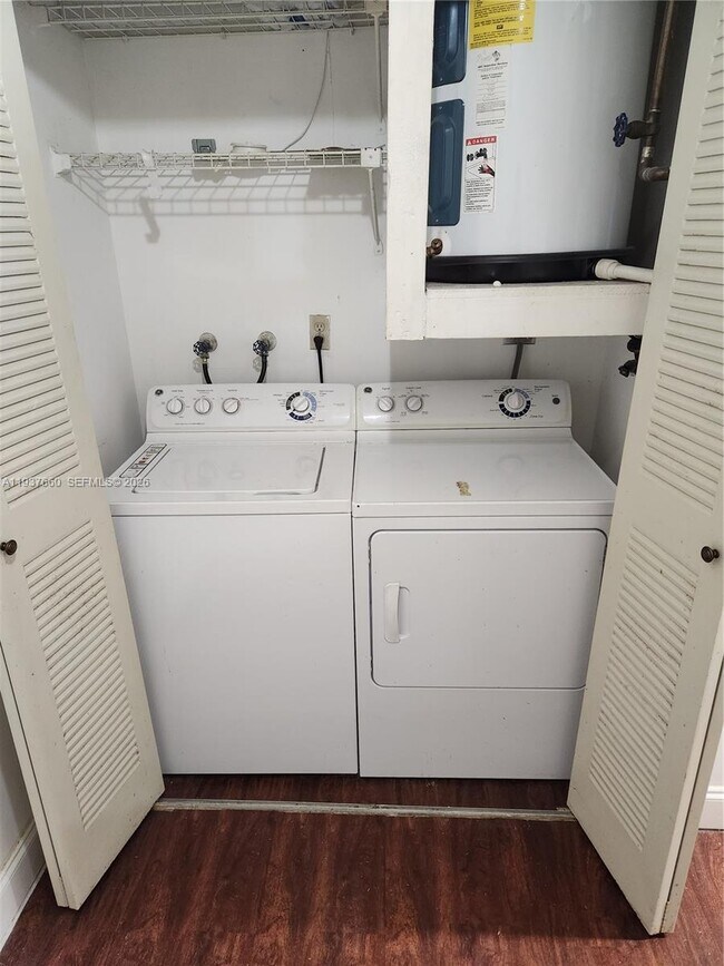 Building Photo - 17500 NW 67th Ct