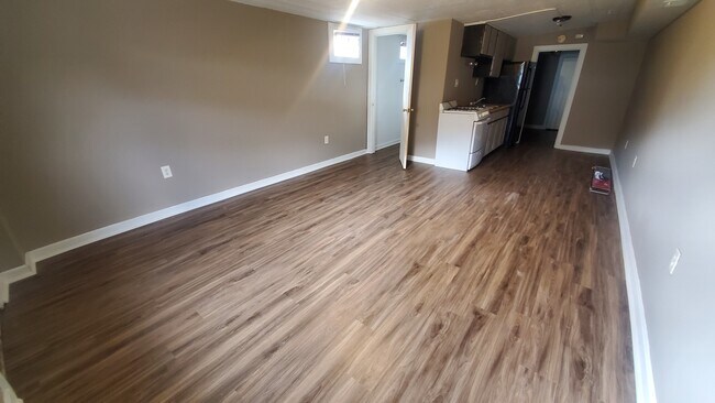 Building Photo - 922 Kinzler Ave