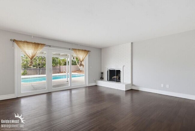Building Photo - Beautifully Updated 4Bdm 3Ba Home with Private Pool & 2-Car Garage in Mount Helix!