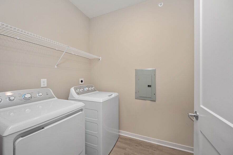 M4 Laundry Room - Vicinity at Memorial Pointe