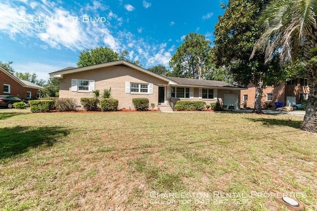 Building Photo - 1334 Manor Blvd