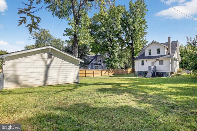 Building Photo - 4512 White Ave